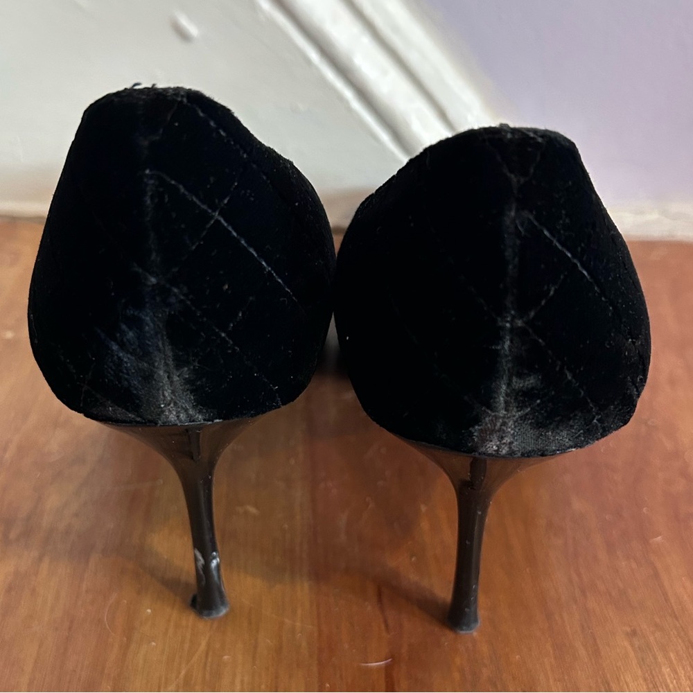 CHANEL Camellia Pearl Velour Black Quilted Heels Sz EU 42 - Picture 14 of 16
